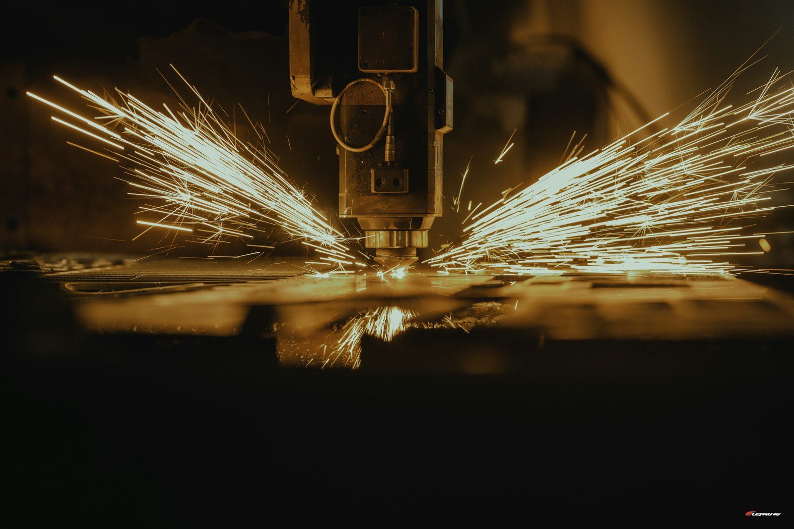 Laser cutting metal